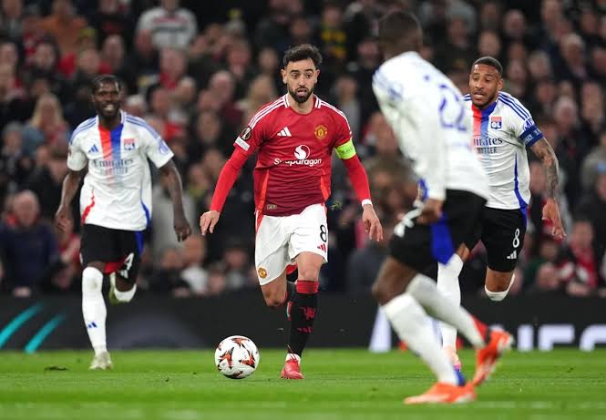 “Miracle at Old Trafford: Manchester United’s Historic 5-4 Comeback Stuns Lyon to Reach Europa League Semis”