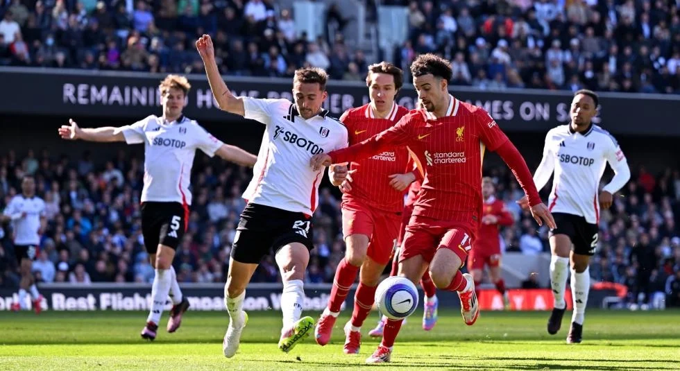 “Craven Cottage Chaos: Fulham Stun League Leaders Liverpool in 3-2 Thriller!”